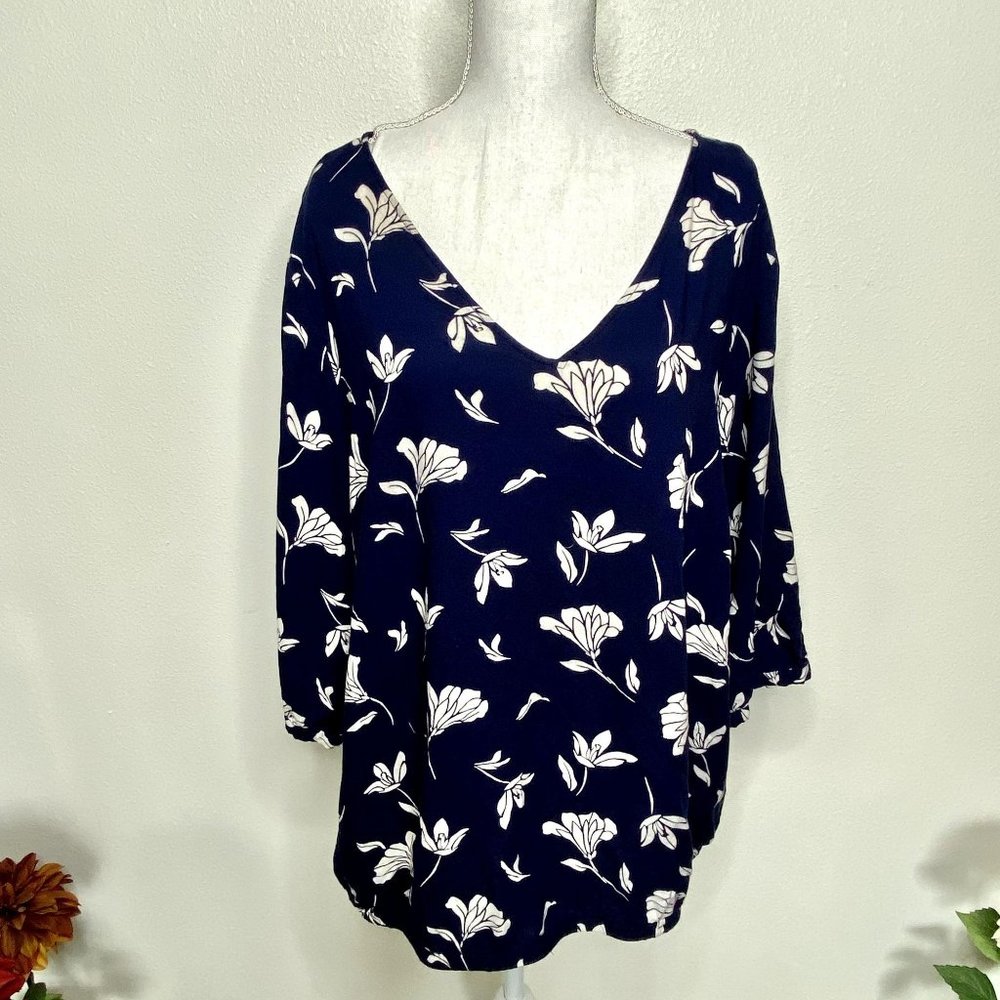 Junarose Blue & White Floral Top
